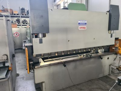 PRESSA PIEGATRICE IFRAULICA OMAG 3000X115 T (ns. cod. 01072)